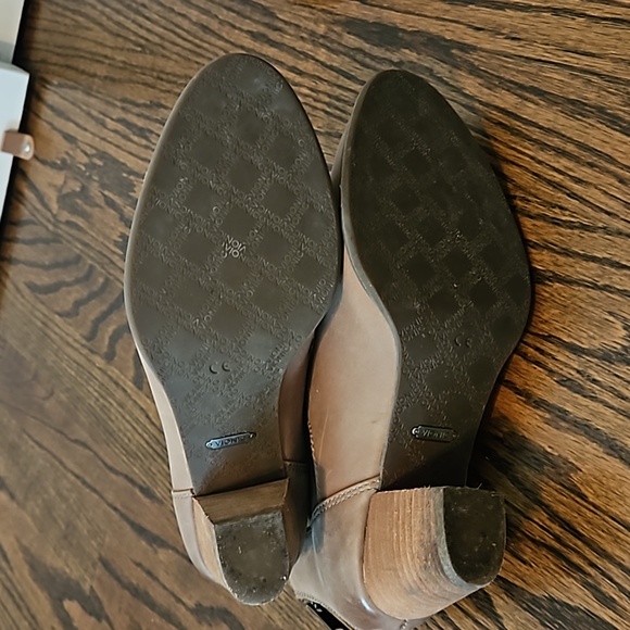 vionic women's Rory bootie - Picture 4 of 6